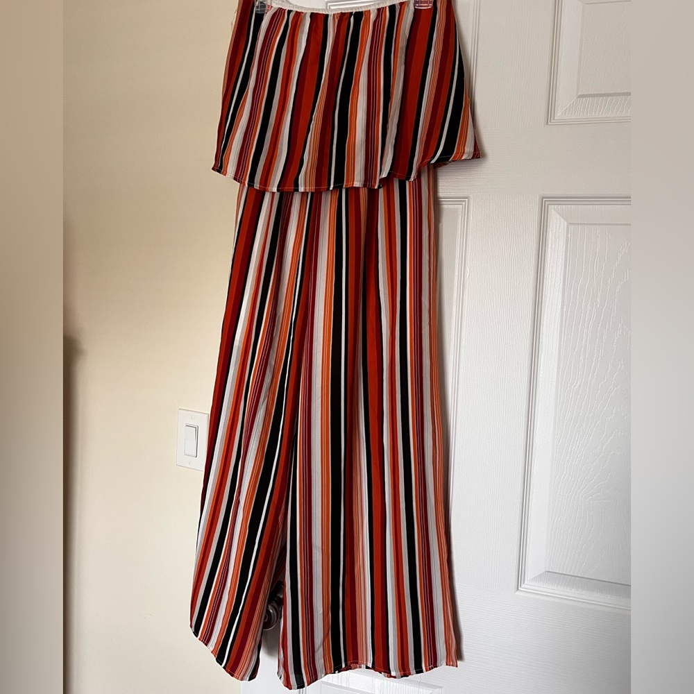 Beautiful fall jumpsuit; perfect for the this season !